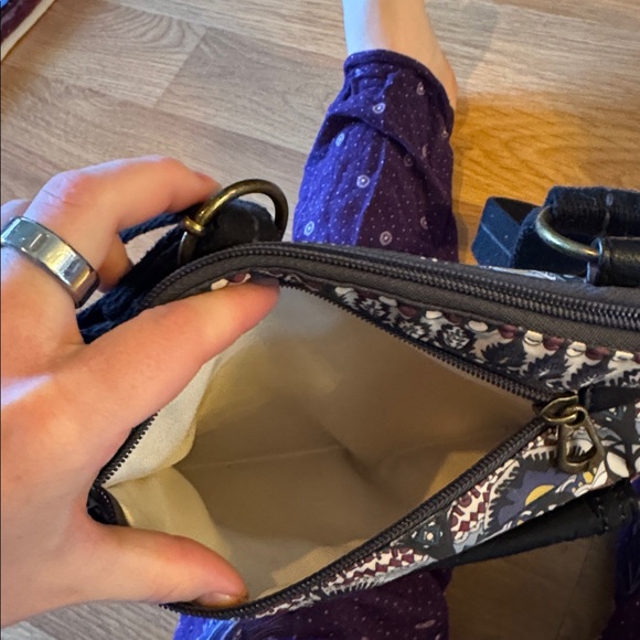 EUC Sakroots Eco Twill Multicolor Patterned crossbody Bag - Picture 6 of 14